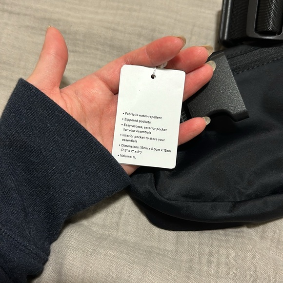 Everywhere Belt Bag 1L *Pride (OLD STRAP) - Picture 5 of 7